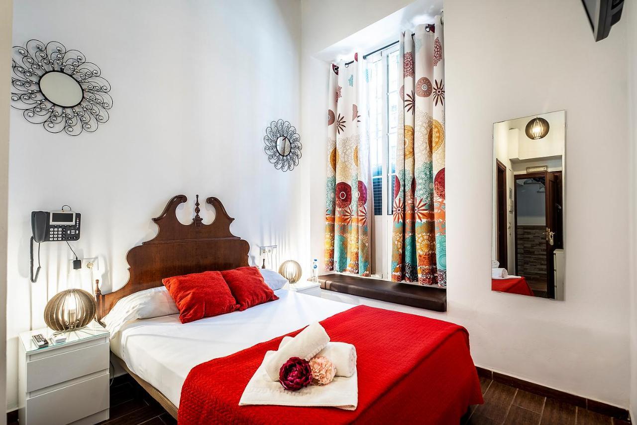 Hotel Noches De Triana à Séville Extérieur photo