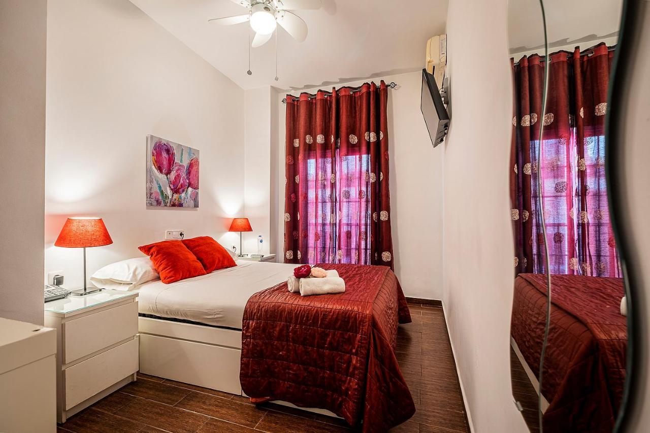 Hotel Noches De Triana à Séville Extérieur photo