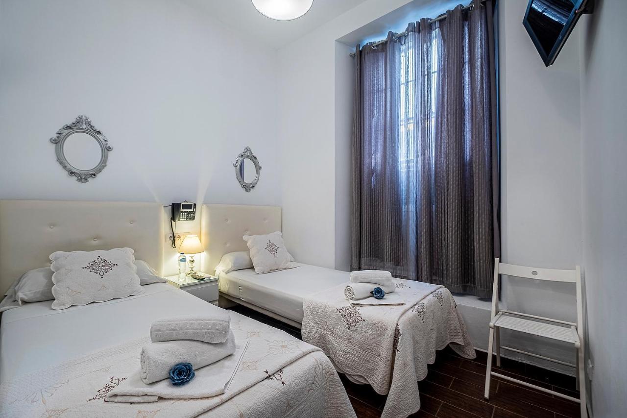 Hotel Noches De Triana à Séville Extérieur photo