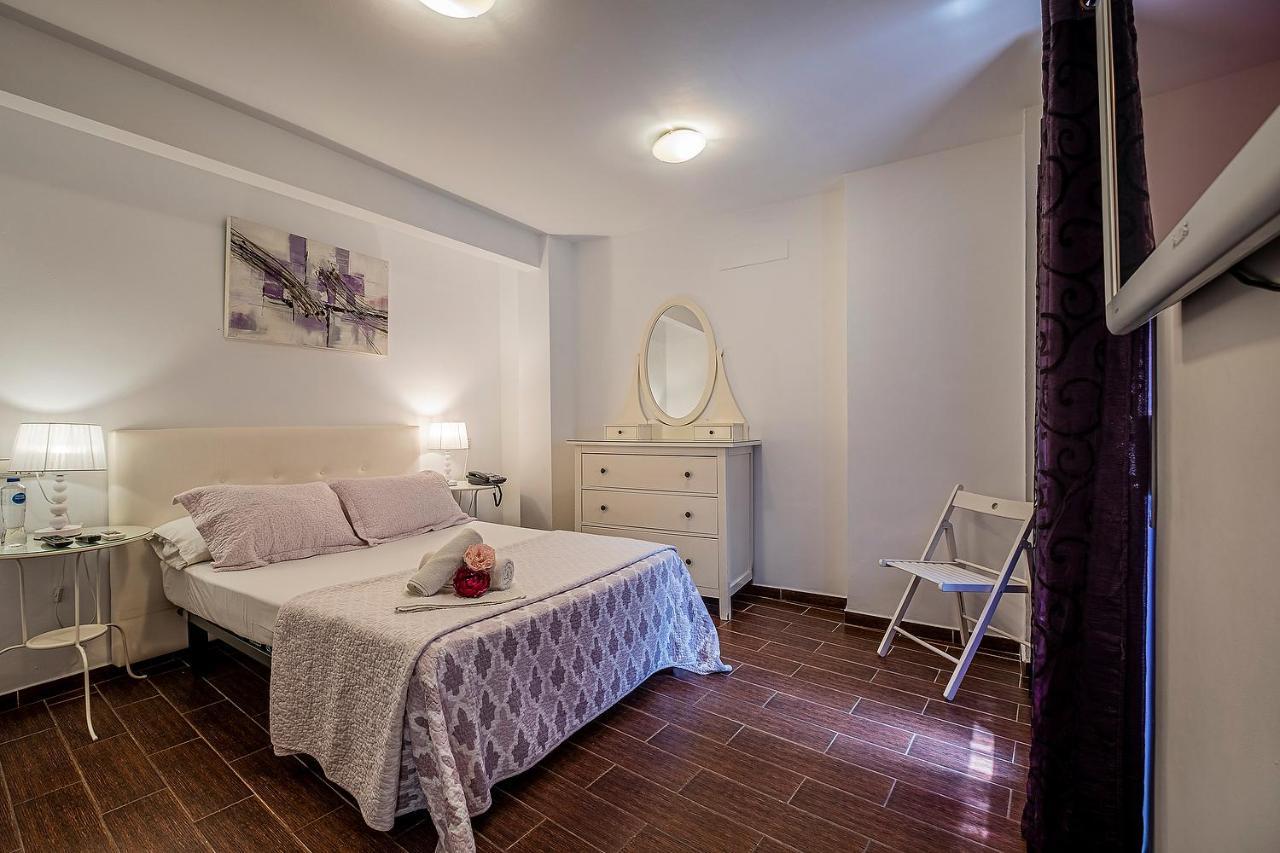 Hotel Noches De Triana à Séville Extérieur photo