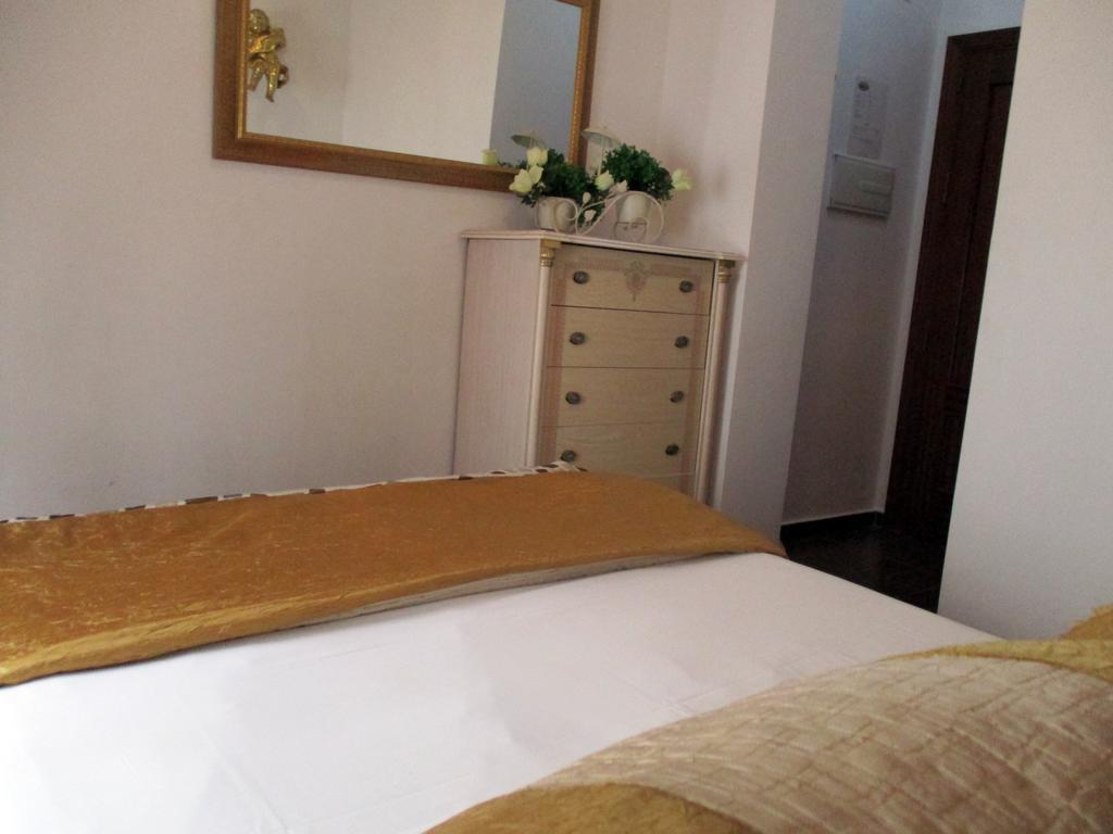 Hotel Noches De Triana à Séville Extérieur photo