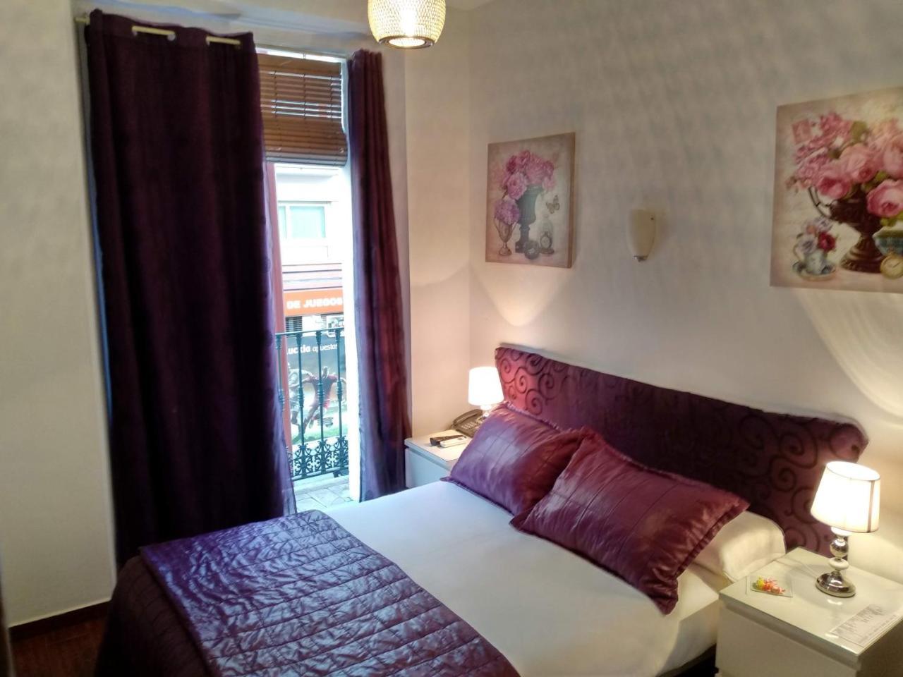 Hotel Noches De Triana à Séville Extérieur photo