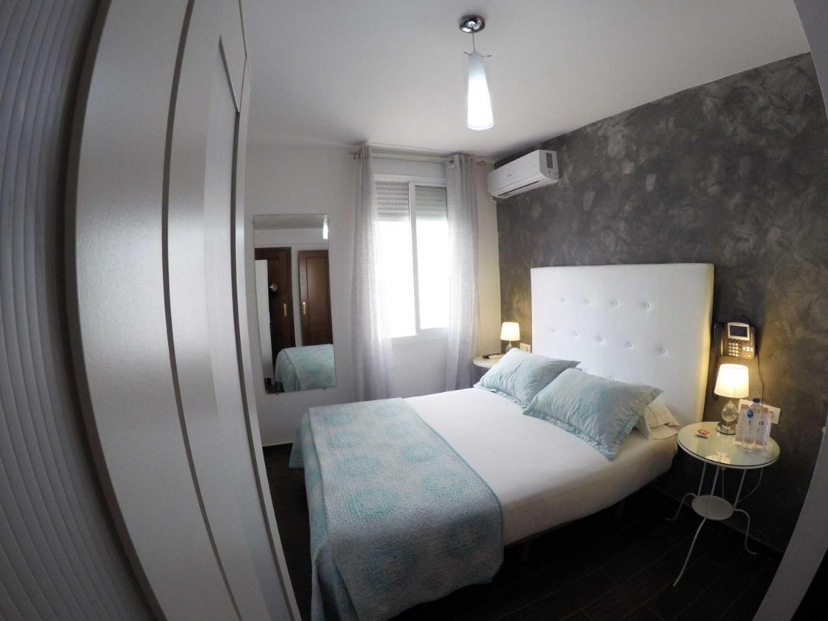 Hotel Noches De Triana à Séville Extérieur photo