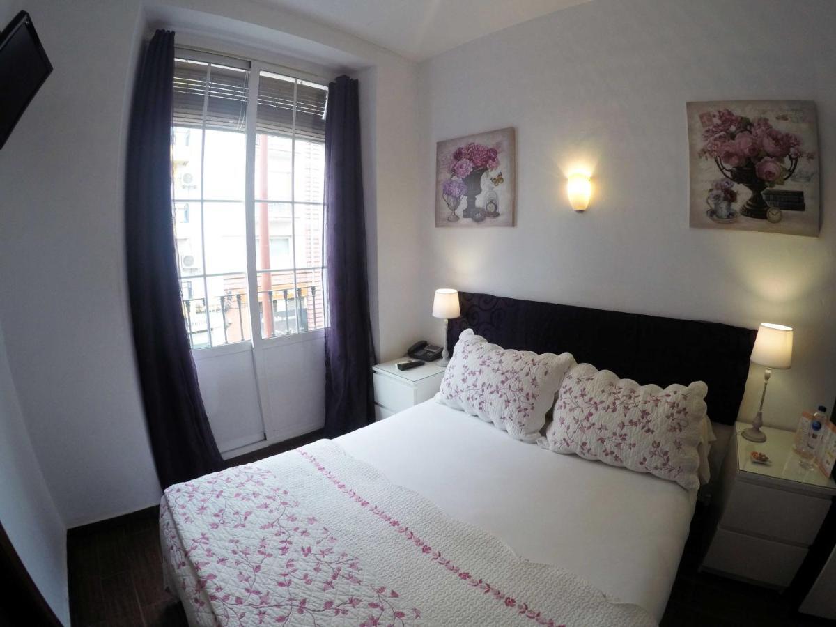 Hotel Noches De Triana à Séville Extérieur photo